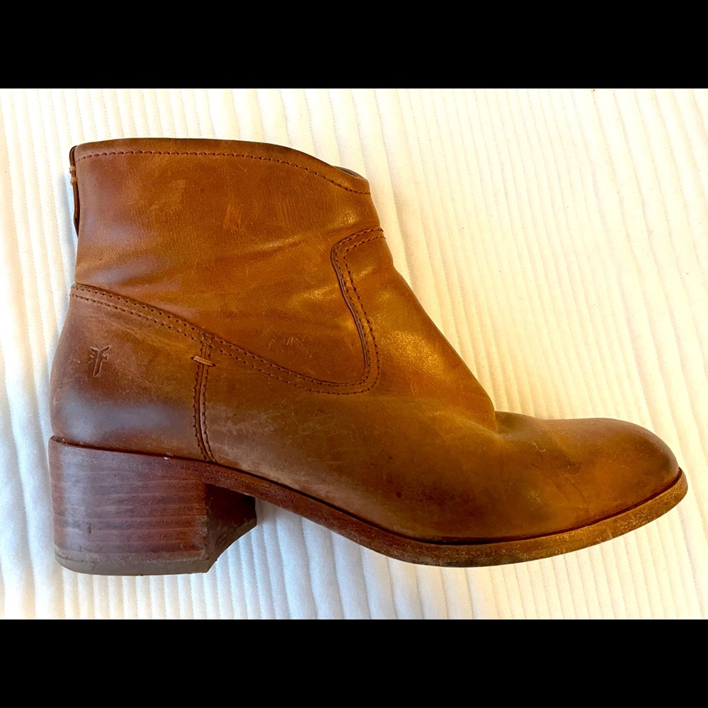 FRYE Claire Ankle Booties